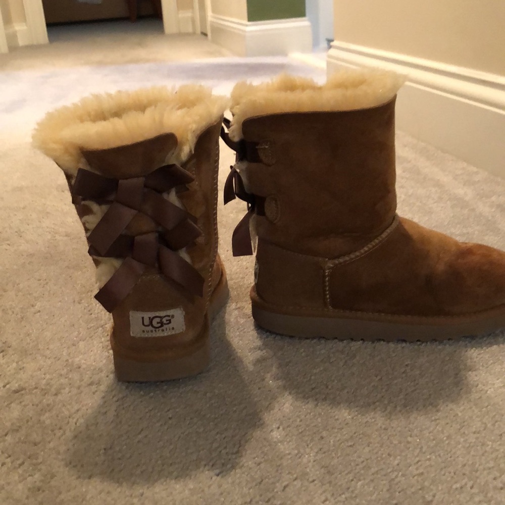 Girls bow ugg boots